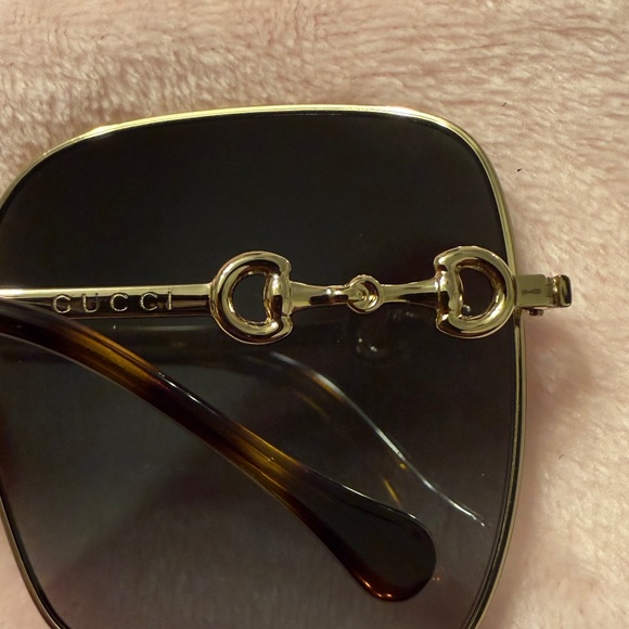 Gucci Sunglasses - Picture 4 of 7